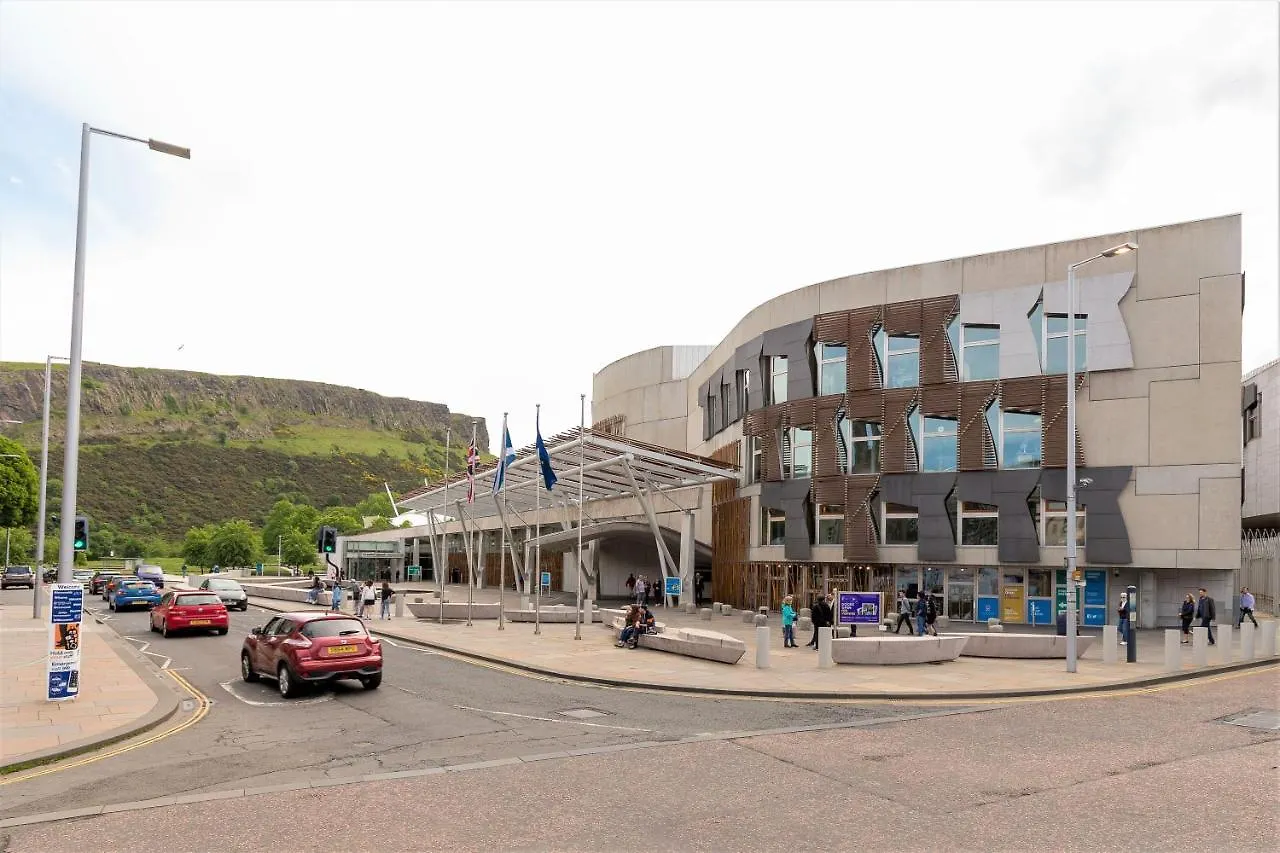 Stunning 1 Bed At Holyrood Palace & Arthurs Seat Edinburgh 0*,  United Kingdom