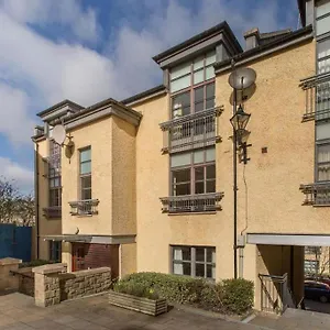 Apartment Next To The Palace And Royal Mile With Parking, Edinburgh
