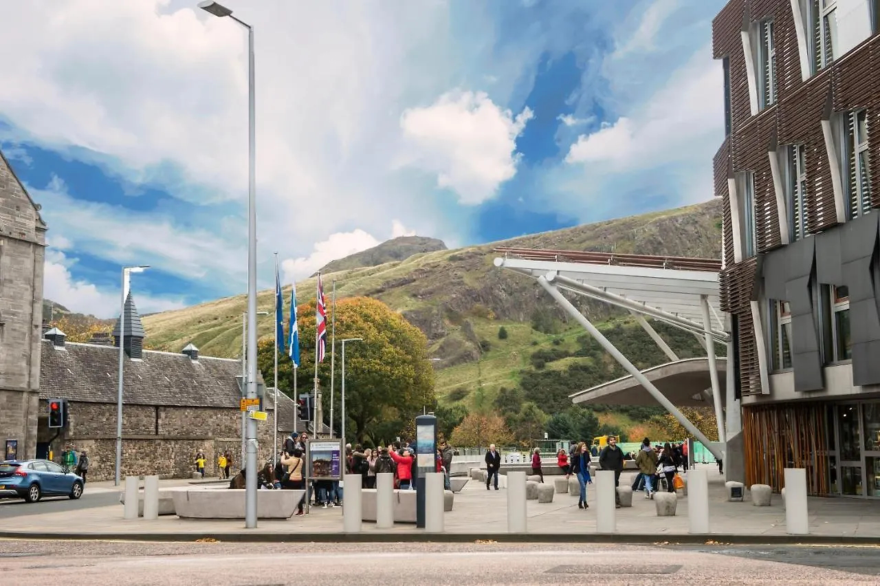 Stunning 1 Bed At Holyrood Palace & Arthurs Seat Edimburgo Apartamento